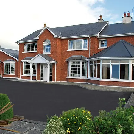 Killarney House 4*